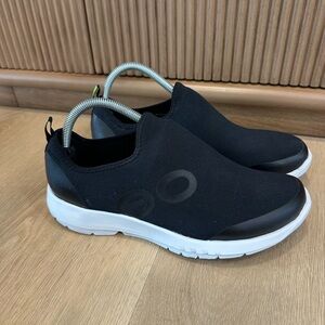 OOFOS OOmg Sport low-top slip-on sneakers  size 10